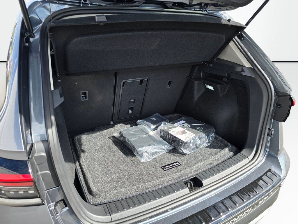 New 2026 Volkswagen Taos SE AWD/4WD image 14