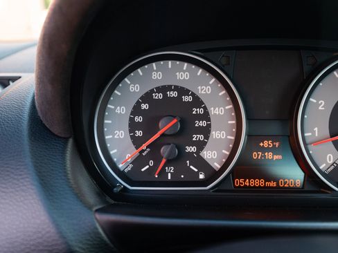 Used 2011 BMW 1 Series M image 40