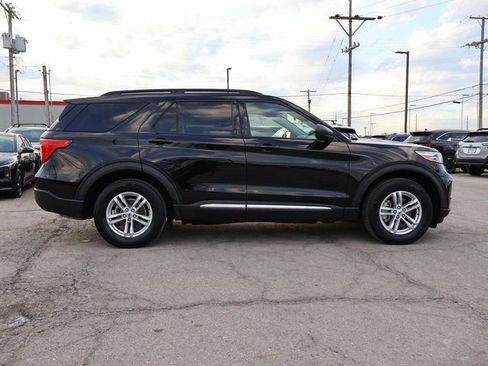 Used 2022 Ford Explorer XLT w/ Equipment Group 202A image 8