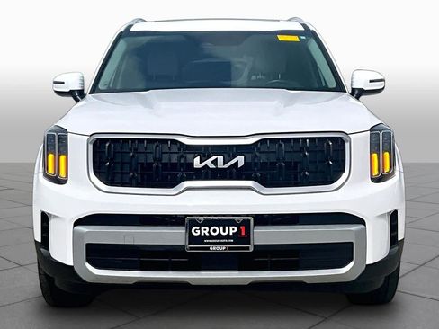 Used 2024 Kia Telluride EX w/ EX Captain's Chair Package image 4