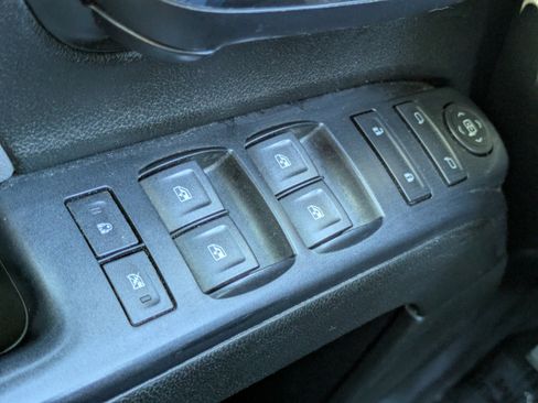 Used 2019 Chevrolet Silverado 1500 Custom w/ Custom Convenience Package image 11