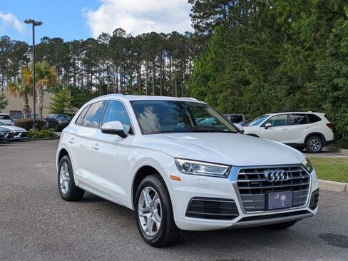 Used 2019 Audi Q5 2.0T Premium w/ Convenience Package AWD/4WD image 3