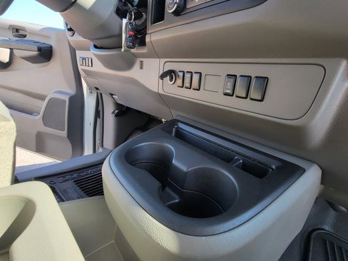 Used 2015 Nissan NV 2500 SV w/ Side & Curtain Airbag Package image 42