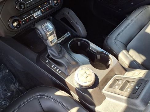 New 2026 Ford Bronco Outer Banks w/ Sasquatch Package AWD/4WD image 14