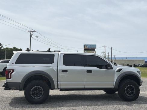 Used 2019 Ford F150 Raptor w/ Equipment Group 801A Mid image 7