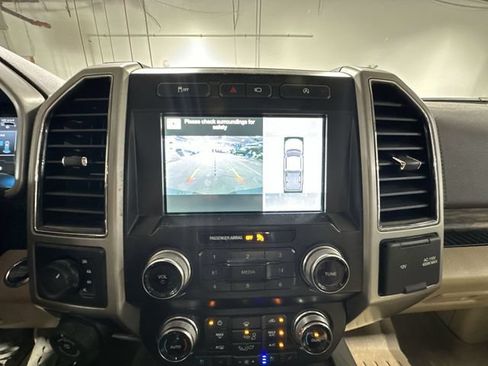 Used 2019 Ford F150 Lariat w/ Equipment Group 502A Luxury AWD/4WD image 29