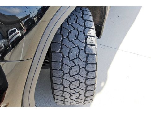 Used 2023 GMC Sierra 1500 SLT AWD/4WD image 28