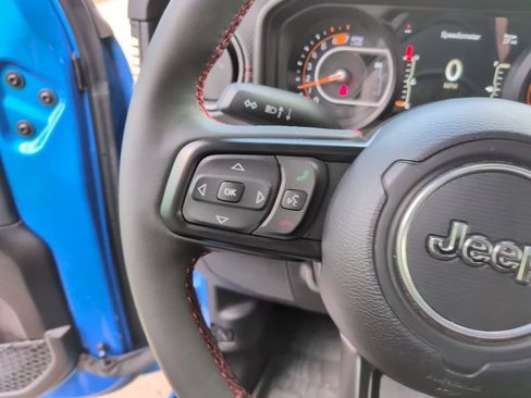 Used 2024 Jeep Wrangler Unlimited Rubicon AWD/4WD image 25