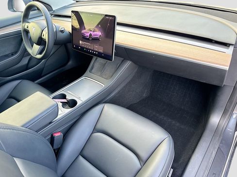 Used 2023 Tesla Model 3 Standard Range image 36