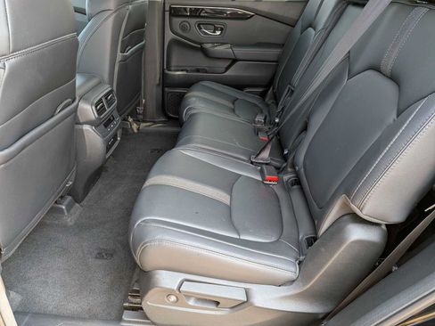 Used 2025 Honda Pilot EX-L image 17