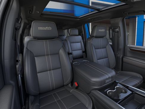 New 2026 Chevrolet Suburban High Country AWD/4WD image 39