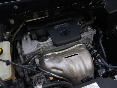 Used 2017 Toyota RAV4 Limited FWD image 25