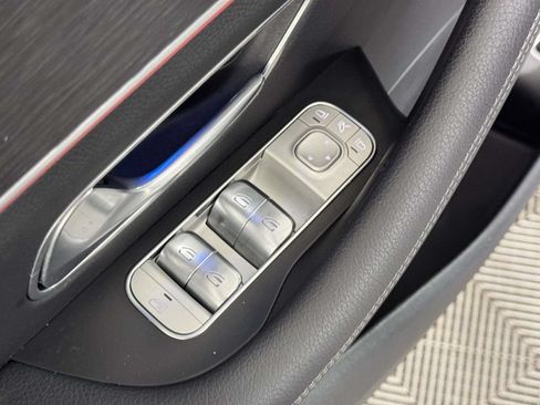 Used 2024 Mercedes-Benz GLE 350 4MATIC image 18