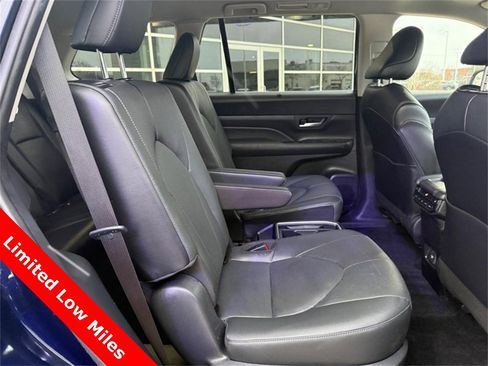 Used 2024 Toyota Grand Highlander Limited image 12