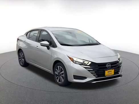 Used 2025 Nissan Versa SV FWD image 3