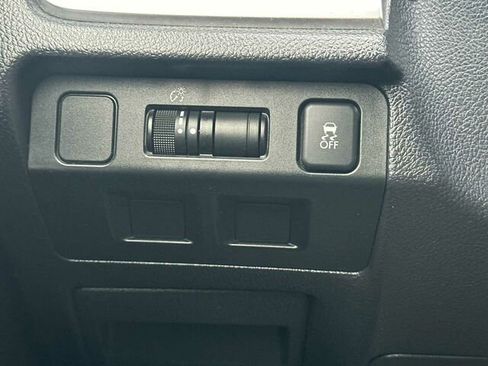 Used 2017 Subaru Crosstrek 2.0i image 29