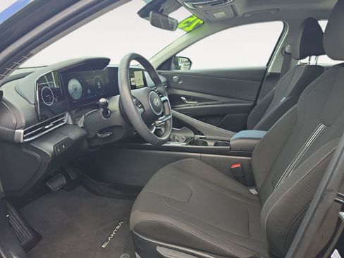 Used 2025 Hyundai Elantra SEL FWD image 10