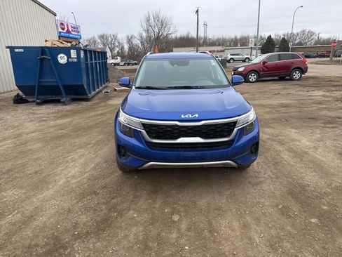 Used 2023 Kia Seltos S w/ Navigation Package image 2