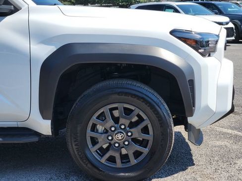 Certified 2025 Toyota 4Runner SR5 AWD/4WD image 6