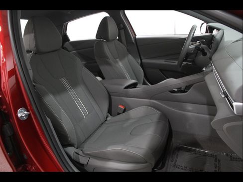 Certified 2023 Hyundai Elantra SEL w/ Convenience Package FWD image 16