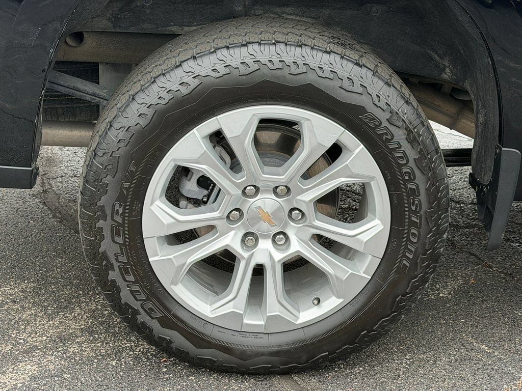Certified 2024 Chevrolet Silverado 1500 LTZ AWD/4WD image 11