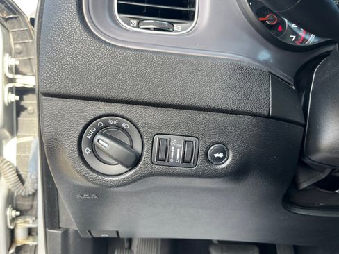 Certified 2023 Dodge Charger SXT image 12