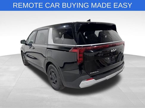 Used 2025 Kia Carnival FWD image 8