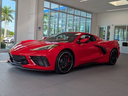Used 2022 Chevrolet Corvette Stingray Premium Conv w/ Z51 Performance Package RWD image 3