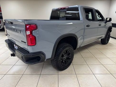 Used 2025 Chevrolet Silverado 1500 ZR2 w/ Dark Appearance Package AWD/4WD image 6