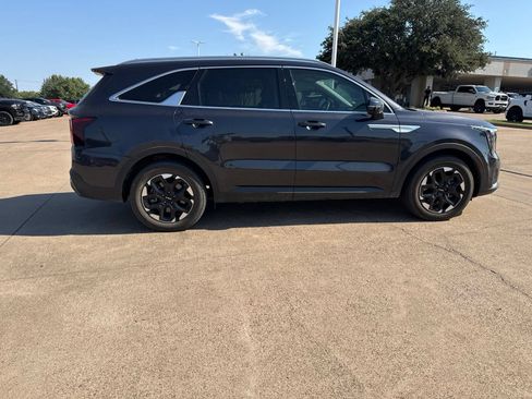 Used 2025 Kia Sorento S w/ Panoramic Sunroof Package FWD image 8