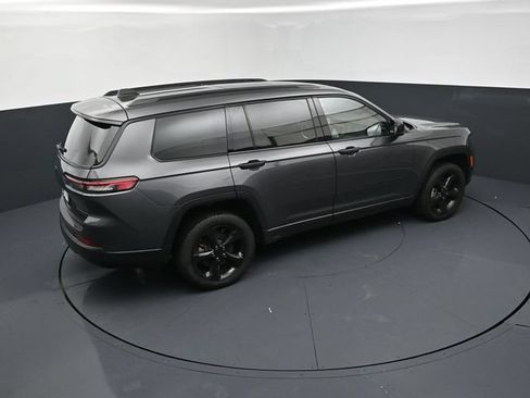Used 2024 Jeep Grand Cherokee L Limited w/ Black Appearance Package AWD/4WD image 18
