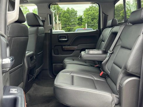 Used 2018 GMC Sierra 1500 SLT w/ SLT Preferred Package AWD/4WD image 15
