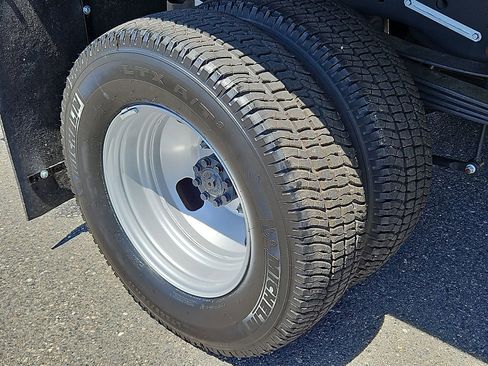 New 2025 Ford F350 XL w/ XL Chrome Package AWD/4WD image 7