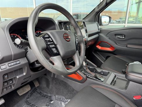 Used 2025 Nissan Frontier PRO-4X AWD/4WD image 33