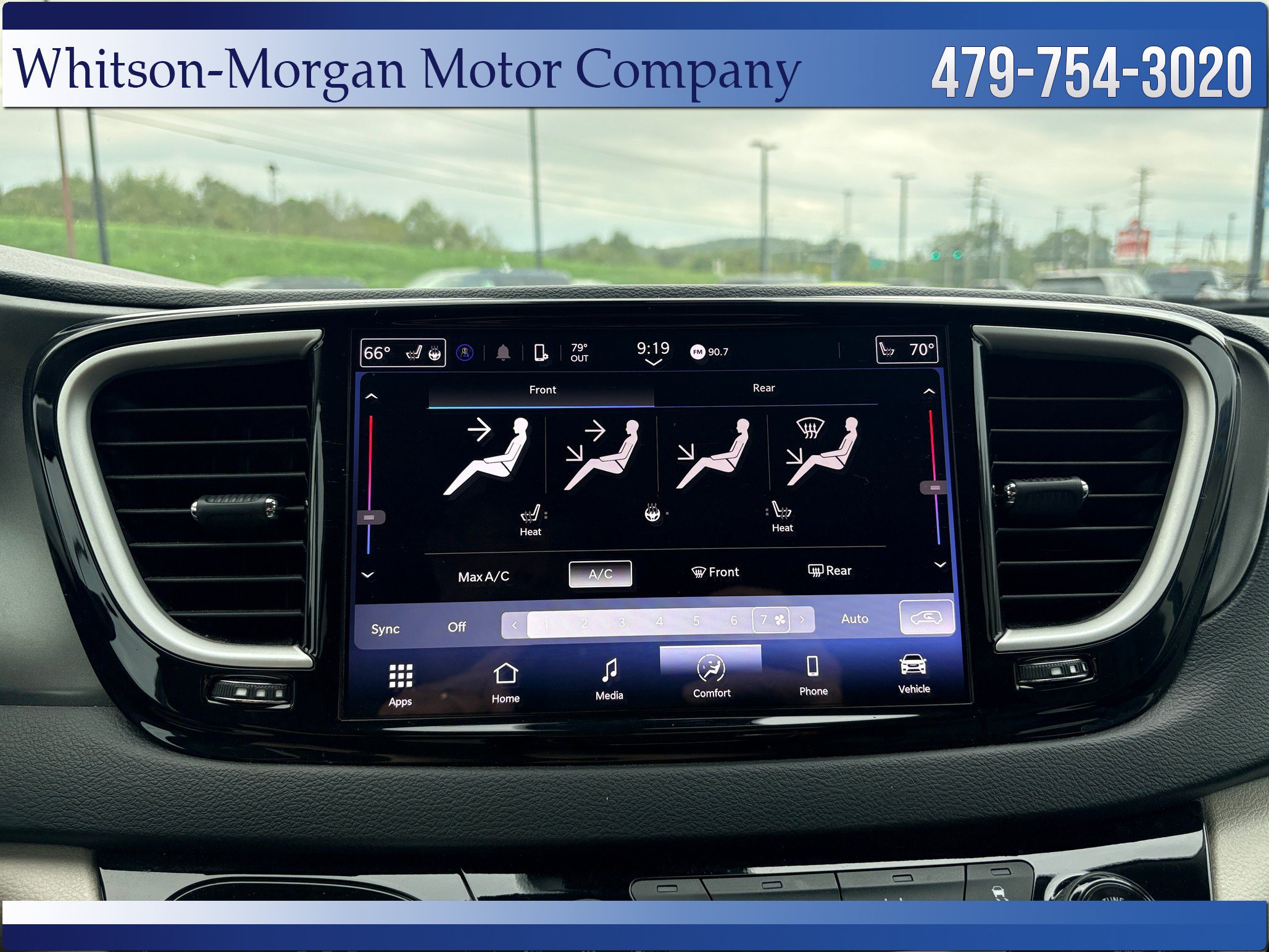 Used 2024 Chrysler Pacifica Touring-L FWD image 26