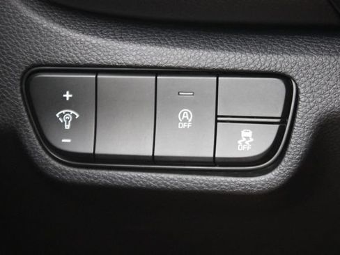 Used 2025 Kia Seltos S AWD/4WD image 18