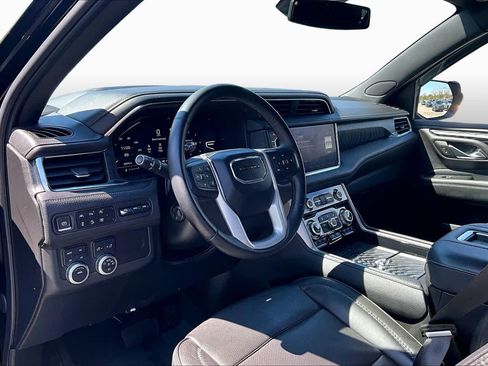 Used 2023 GMC Yukon XL Denali AWD/4WD image 18