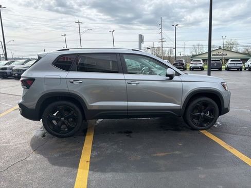 New 2025 Volkswagen Taos SEL AWD/4WD image 6