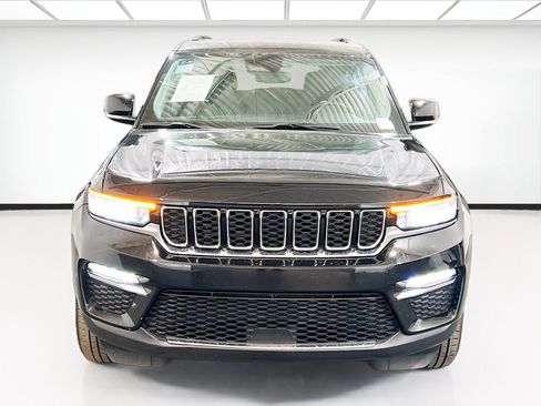 Used 2024 Jeep Grand Cherokee Limited AWD/4WD image 2