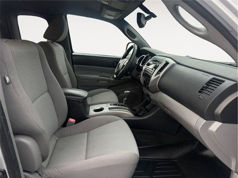 Used 2012 Toyota Tacoma 4x4 Access Cab V6 w/ SR5 Pkg image 16