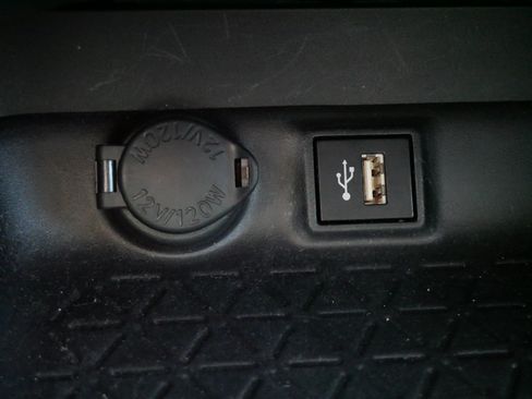 Certified 2025 Toyota RAV4 XLE AWD/4WD image 29