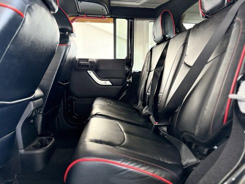 Used 2015 Jeep Wrangler Unlimited Rubicon w/ Max Tow Package image 35