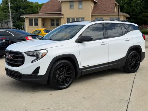Used 2019 GMC Terrain SLE w/ Black Edition FWD image 4