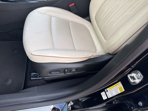 Used 2025 Buick Encore GX Avenir w/ Avenir Technology Package image 18
