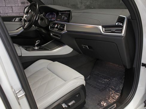 Used 2023 BMW X5 xDrive40i w/ M Sport Package AWD/4WD image 49