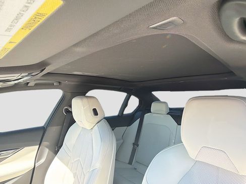 New 2026 BMW 550e xDrive w/ Executive Package image 29