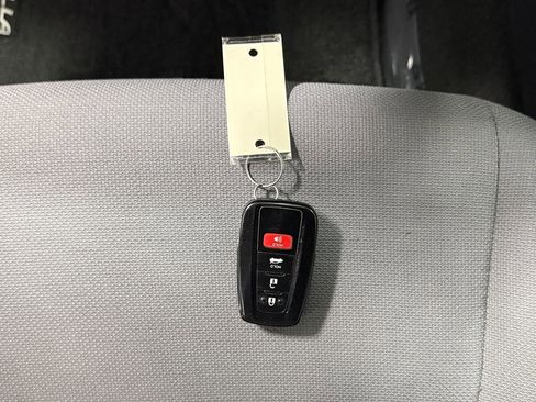 Used 2022 Toyota Corolla SE w/ Carpet Mat Package (TMS) image 30