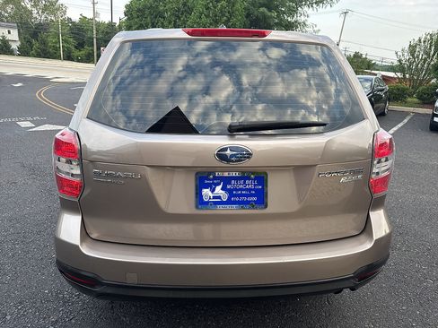 Used 2014 Subaru Forester 2.5i AWD/4WD image 5
