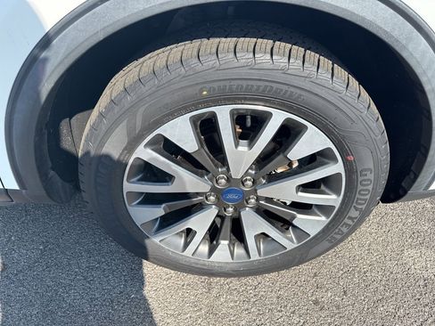 Used 2020 Ford Escape Titanium image 27