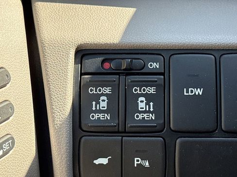 Used 2014 Honda Odyssey Touring image 24